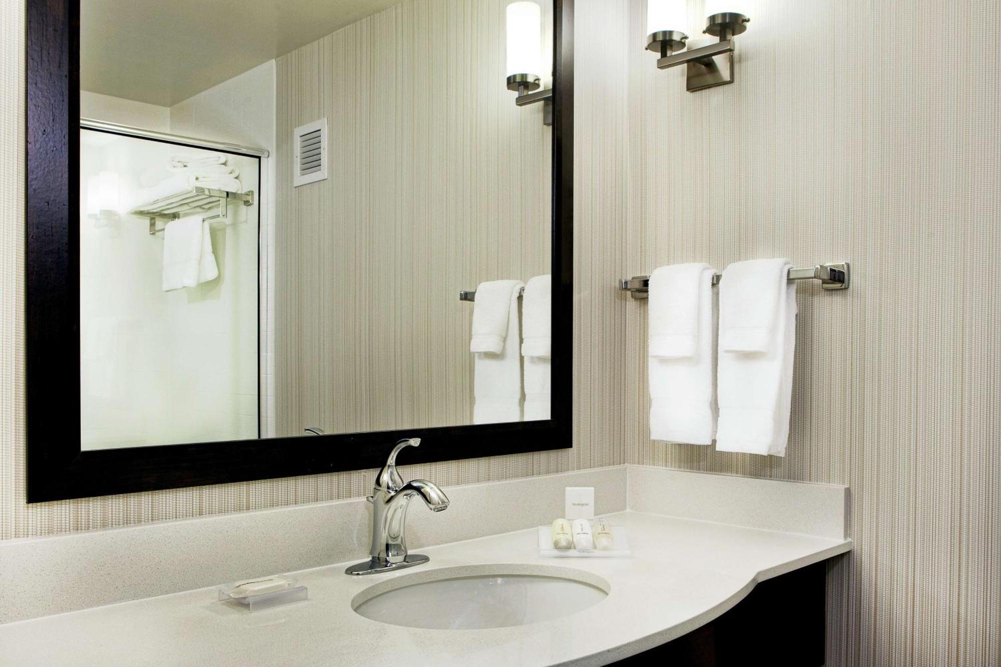 Hilton Garden Inn Portland Airport Extérieur photo